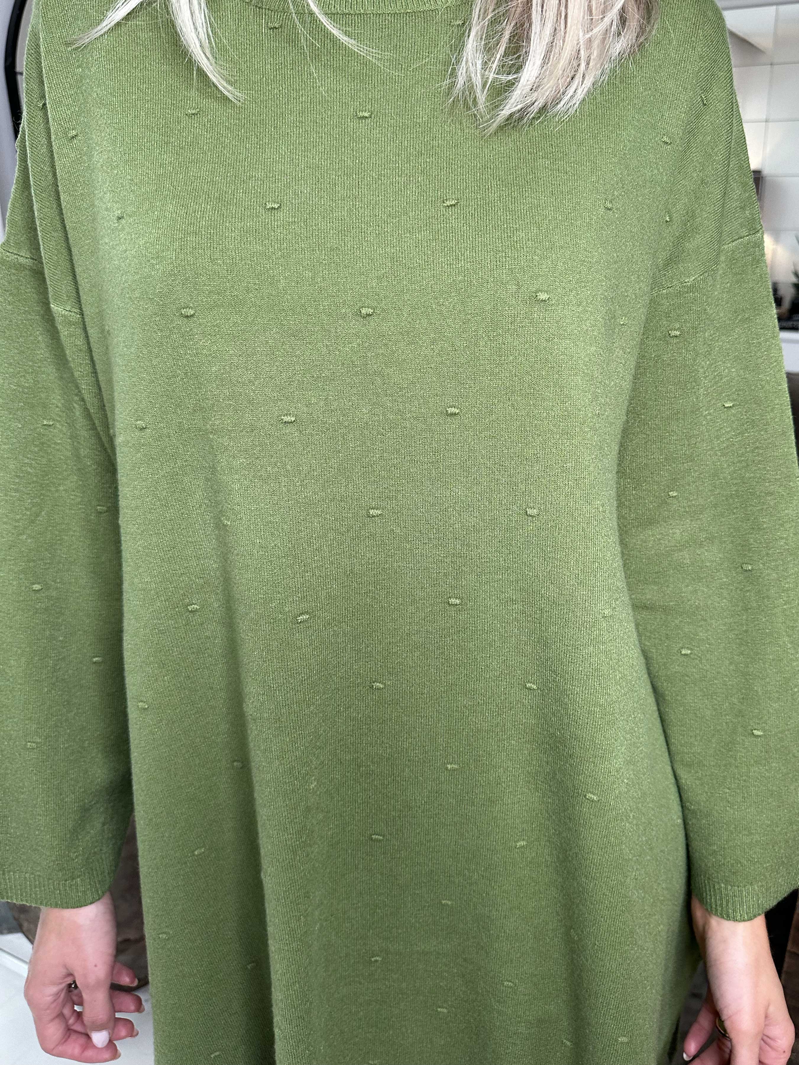 Zina - Strikbluse med prikket detaljer i stoffet